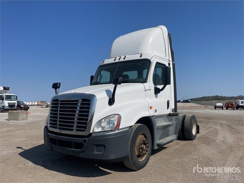 Tracteur routier Freightliner Cascadia 125 — occasion 2015