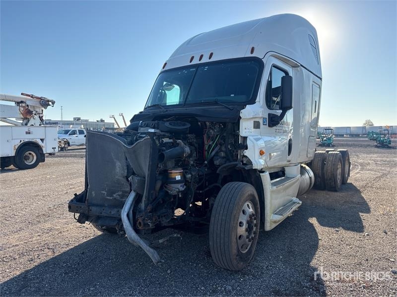Tracteur routier Freightliner Cascadia 125 6x4 T/A Sleeper (Inoper — occasion 2017