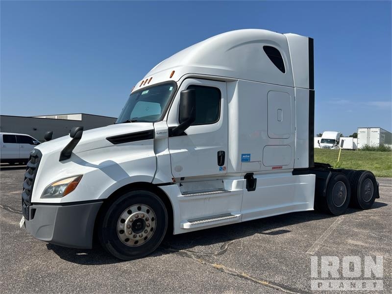 Freightliner Cascadia 126