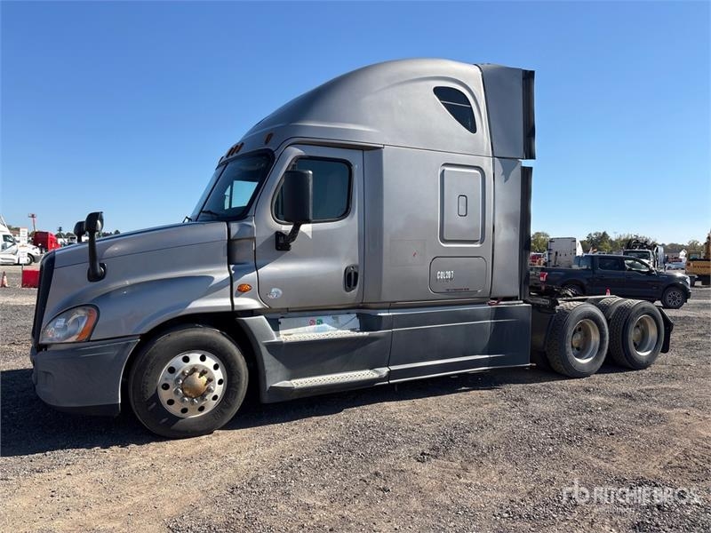 Tracteur routier Freightliner Cascadia 125 6x4 T/A Sleeper — occasion 2015