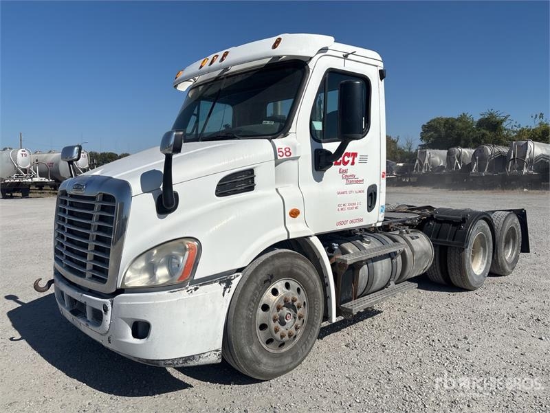 Tracteur routier Freightliner Cascadia 113 — occasion 2015