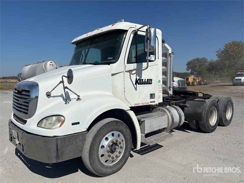 Tracteur routier Freightliner Columbia 112 — occasion 2005