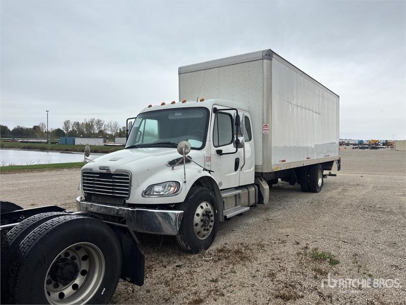 Camion fourgon Freightliner M2 106 4x2 Van (Inoperable) — occasion 2023