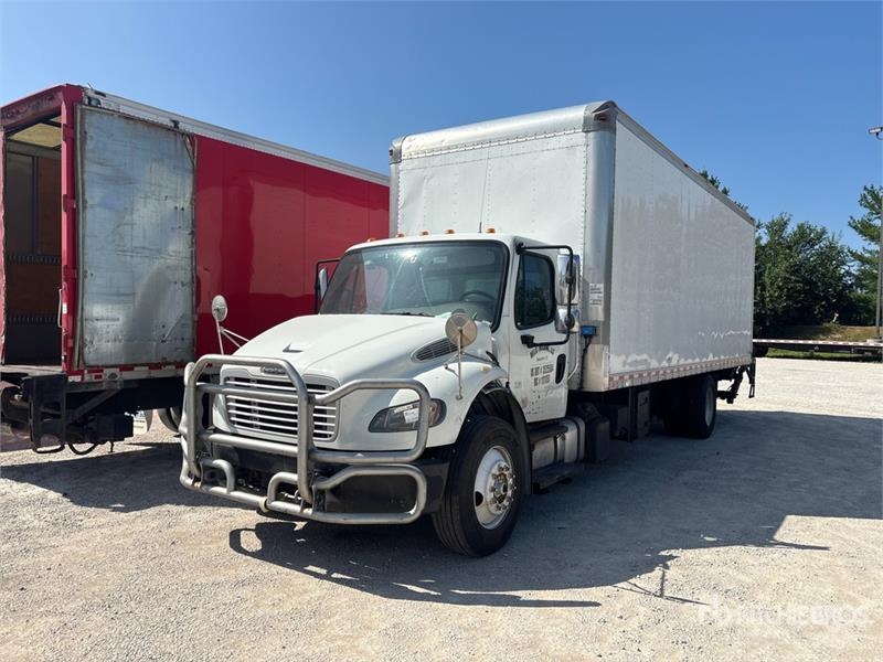 Freightliner M2106