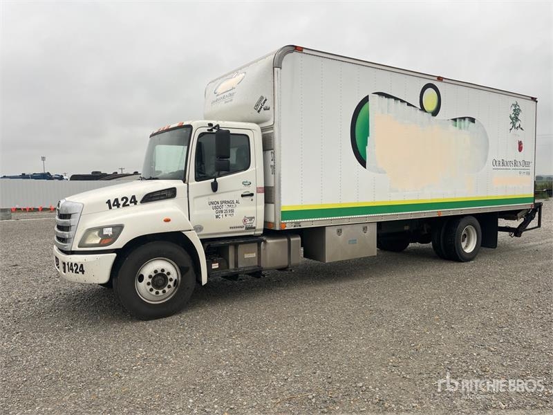 Camion fourgon Hino 268 — occasion 2015