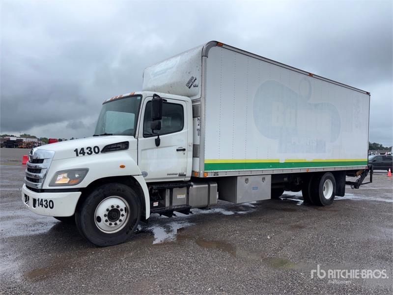 Camion fourgon Hino 268 — occasion 2015
