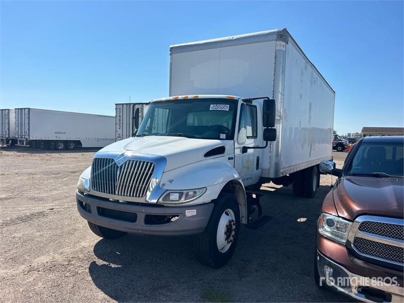 Camion fourgon International 4300 — occasion 2013