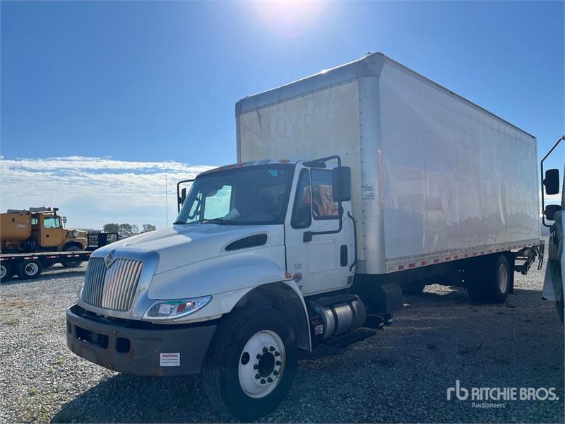 Camion fourgon International 4300 — occasion 2018