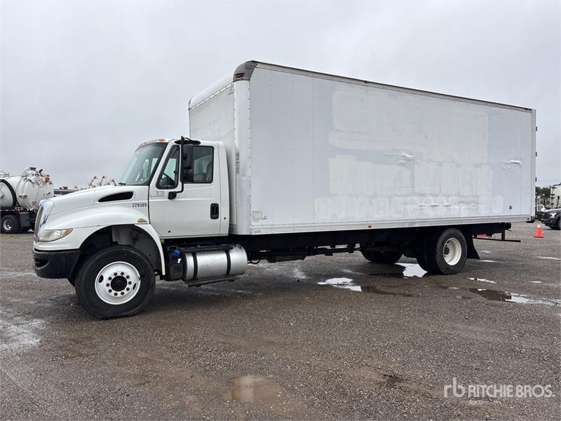 Camion fourgon International 4300 — occasion 2016