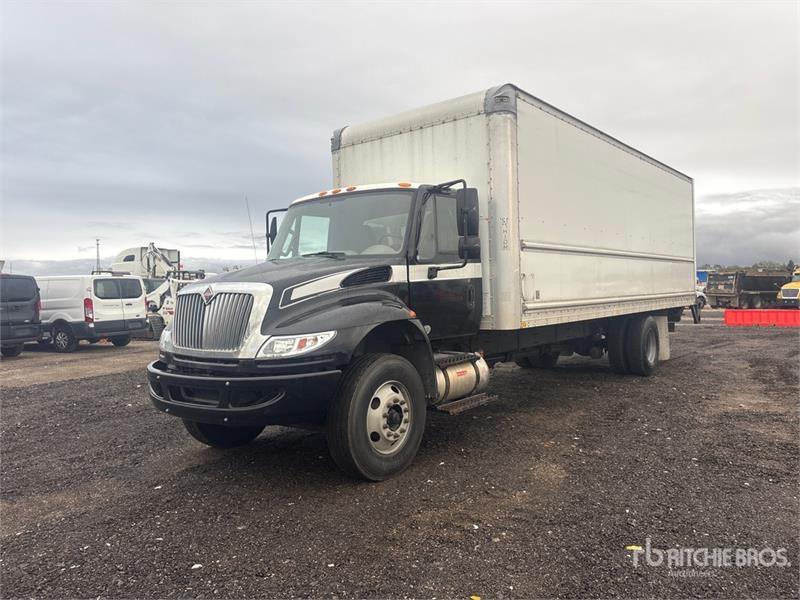 Camion fourgon International 4300 — occasion 2015