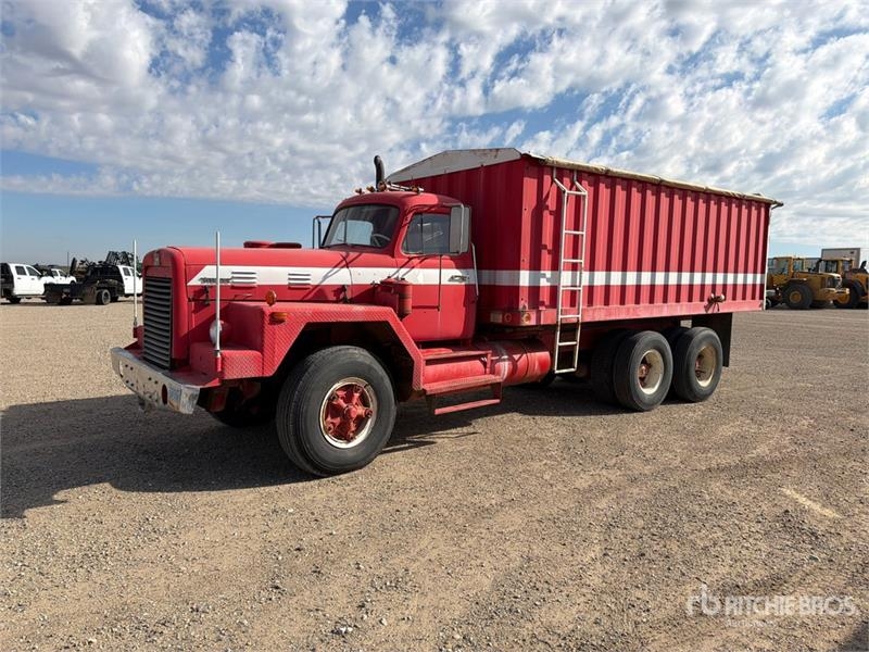 International 6x4 Grain Truck