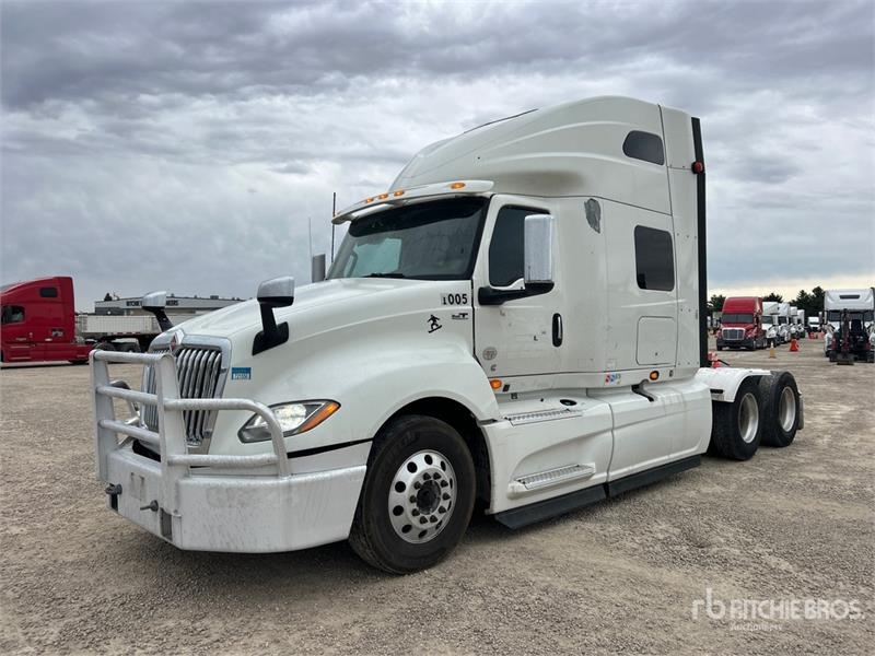 Tracteur routier International LT625 — occasion 2020
