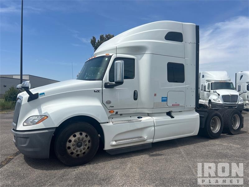 International LT625