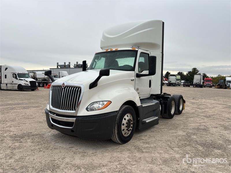 Tracteur routier International LT625 6x4 T/A Day Cab — occasion 2021