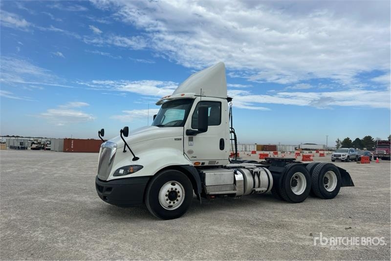 Tracteur routier International RH613 6x4 T/A Day Cab — occasion 2020