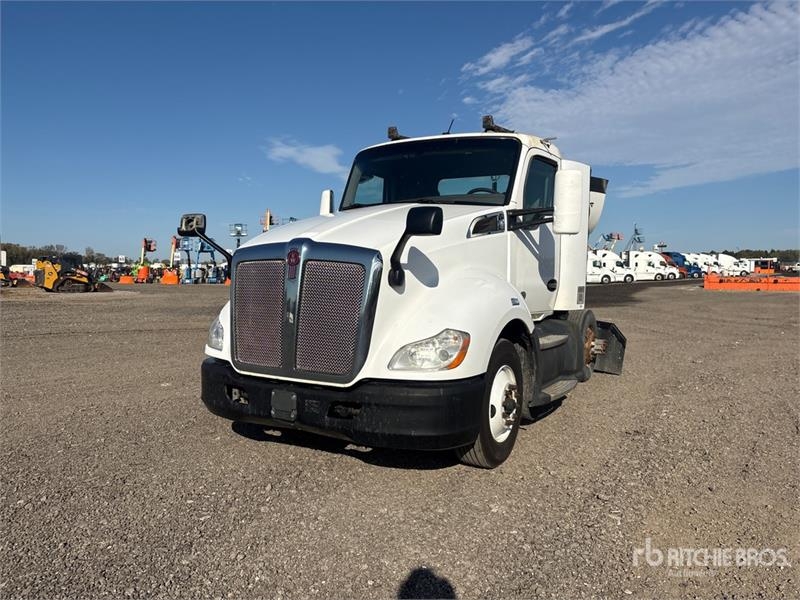 Tracteur routier Kenworth T680 4x2 S/A Day Cab — occasion 2016