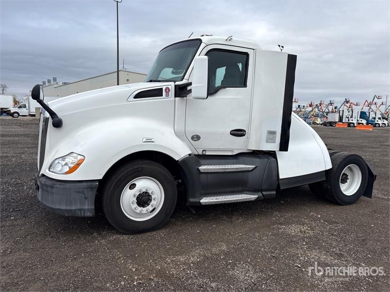 Tracteur routier Kenworth T680 4x2 S/A Day Cab — occasion 2016