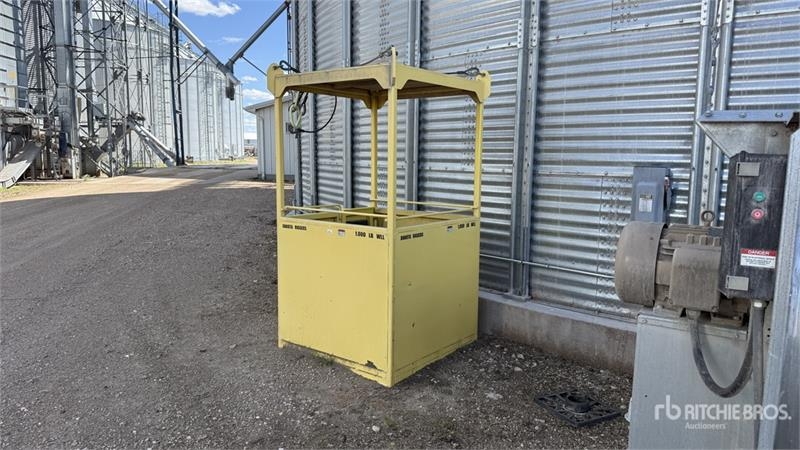 M & W 4 ft x 4 ft Personnel Basket