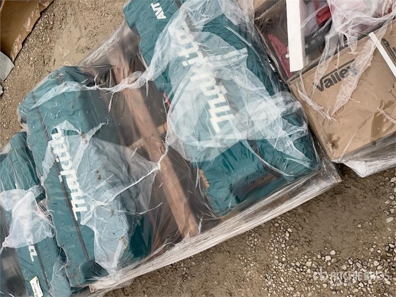 Charrue Makita of (2) Makita HM1307CB Demolition Breaker — occasion