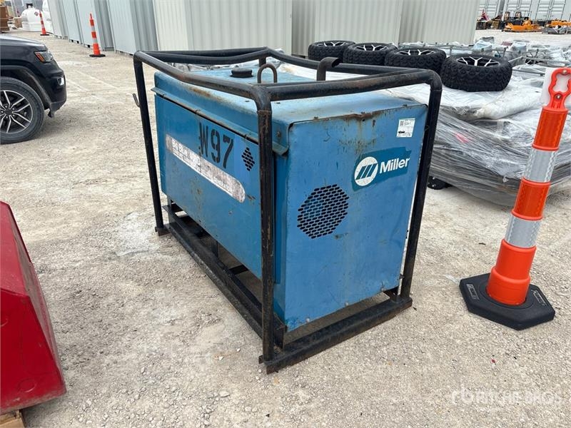 Poste à souder Miller Big Blue 400D Skid-Mounted Engine Driven Welder — occasion 1993, 6 690 h