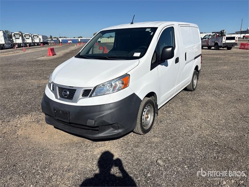 Fourgon utilitaire Nissan NV200 — occasion 2014