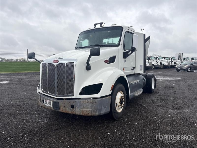 Tracteur routier Peterbilt 579 4x2 S/A Day Cab — occasion 2017