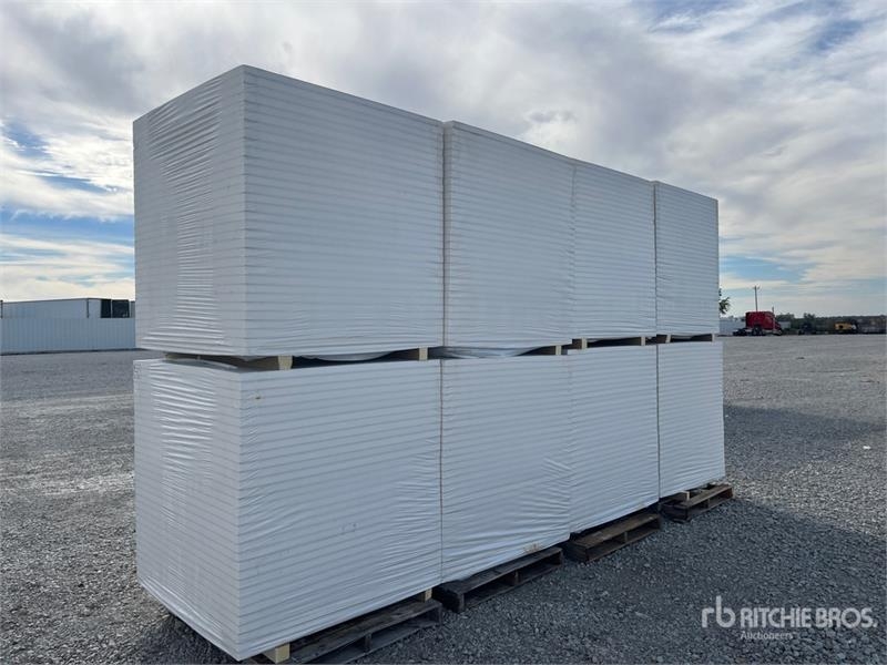Palan et treuil Quantity of (8) Pallets of Polyiso Insulation — occasion