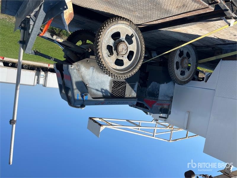 Bras de distribution à béton Somero Power Laser Rake Concrete Screed — occasion