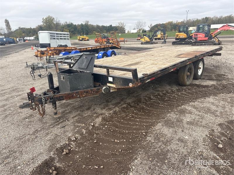 Remorque porte-engins sure-trac ST10218TD02A-B-100 5000 lb 18 ft T/A Equipment Tra — occasion 2020