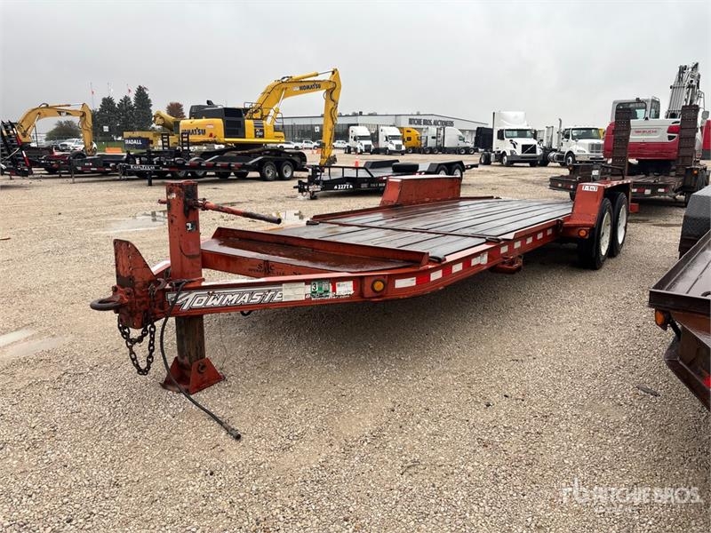 Remorque surbaissée TOWMASTER T-14T 20 ft T/A Tilt Deck — occasion 2008