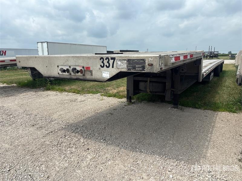 Transcraft Benson 53 ft T/A Spread Axle Step Deck Trailer