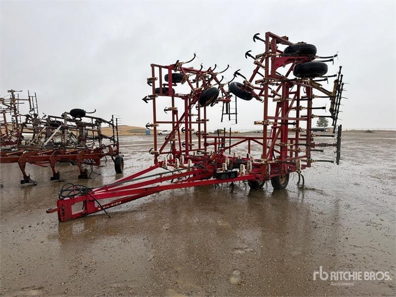 Déchaumeur Wil-Rich 35 ft Cultivator — occasion