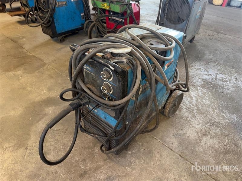 Poste à souder 200 A Mobile Multi-Process Welder — occasion
