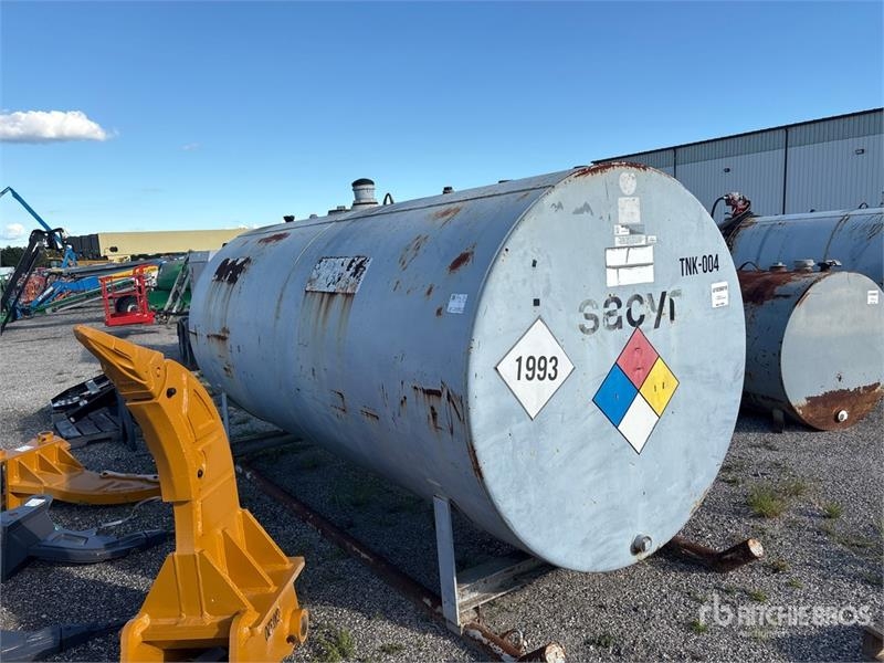 Réservoir de carburant 2000 gal Skid Mounted Steel Diesel Fuel Tank — occasion