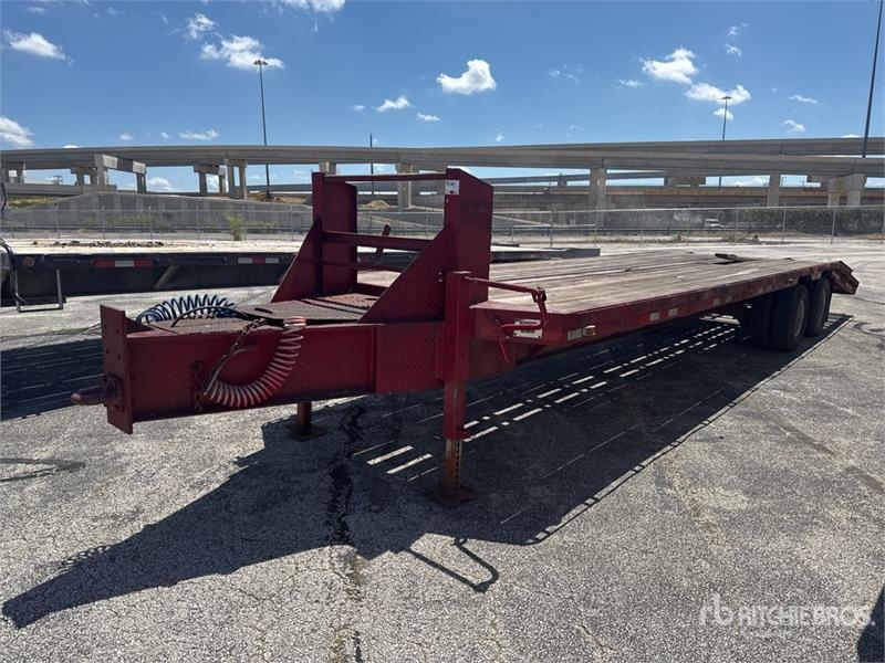 30 ft T/A Equipment Trailer