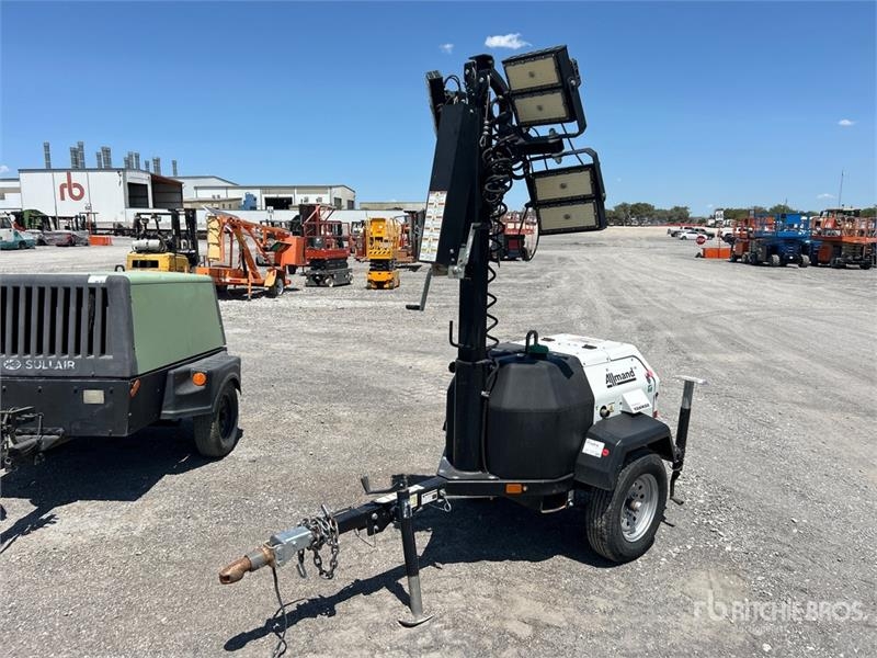 Allmand GR-Series 3 kW Light Tower