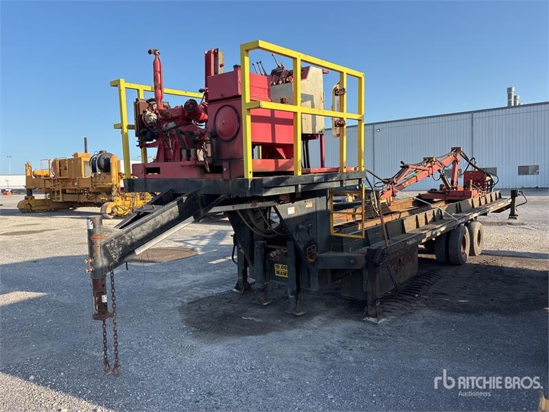 Ameritrail 30 ft T/A Gooseneck Equipment Trailer w/ Undercarr