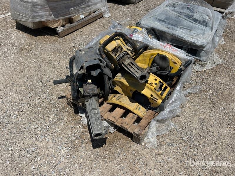 Charrue Atlas Copco of (4) Atlas Copco Demolition Breaker (Inoperable) — occasion