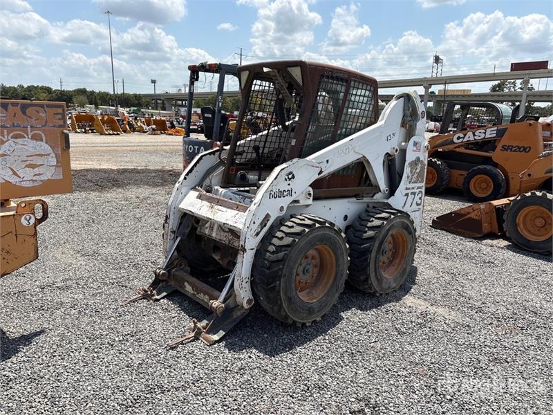 Chargeuse compacte Bobcat 773 — occasion 2001