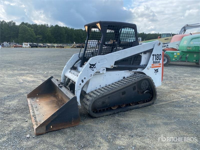 Chargeuse compacte Bobcat T180 — occasion 2006, 1 951 h