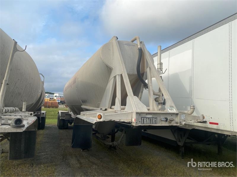 Brenner Tank LLC Tank LLC T/A T/A Pneumatic Bulk Trailer