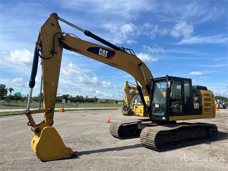 Pelle sur chenilles Caterpillar 320F L — occasion 2016, 7 456 h