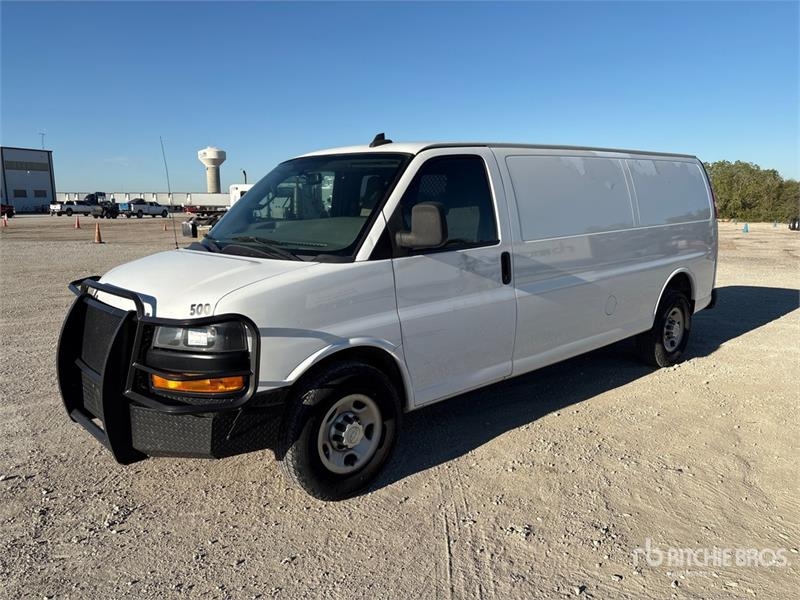 Fourgon utilitaire Chevrolet Express 2500 Cargo Van — occasion 2018