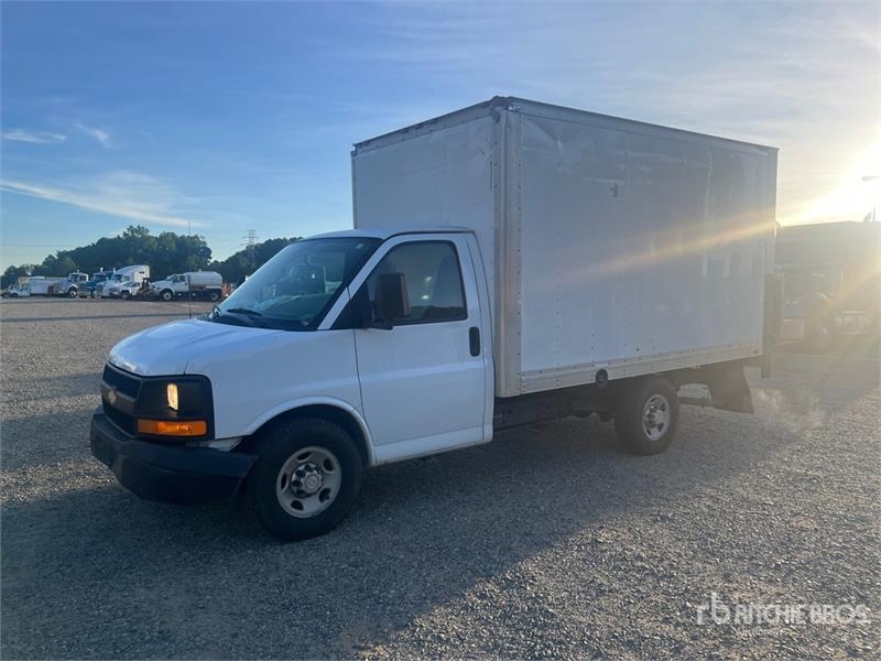 Camion fourgon Chevrolet Express G3500 — occasion 2017