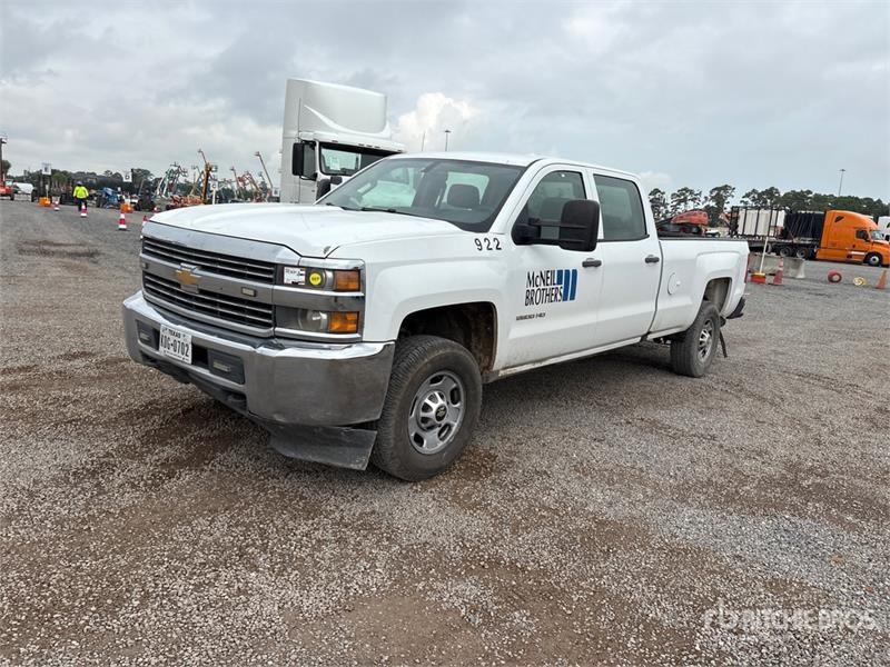 Fourgon utilitaire Chevrolet Silverado 2500 4x2 Crew Cab Pickup — occasion 2017