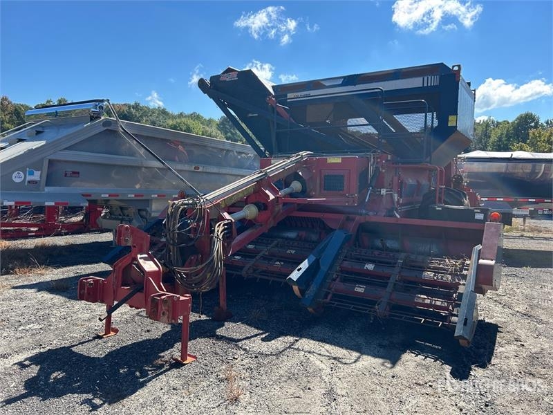 Colombo TWIN MP Pull Type 6 Row Peanut Harvester
