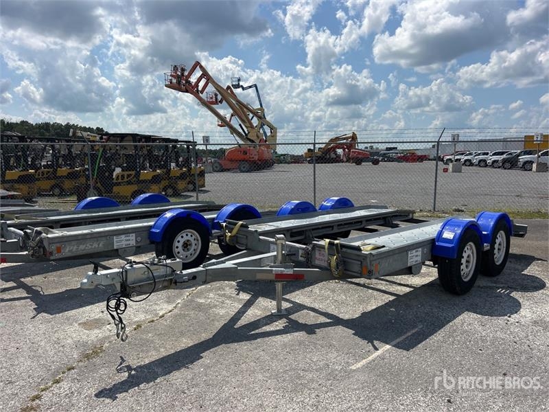 Semi-remorque porte-engins Demco AT7000P — occasion 2020