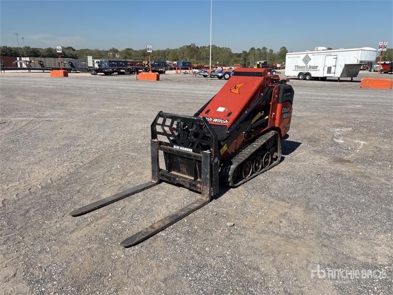 Chargeuse compacte Ditch Witch SK1050 Mini Compact Track — occasion 2024, 121 h