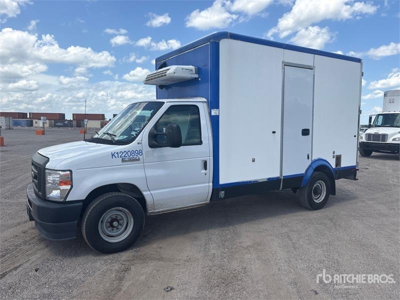 Camion frigorifique Ford E-350 — occasion 2023