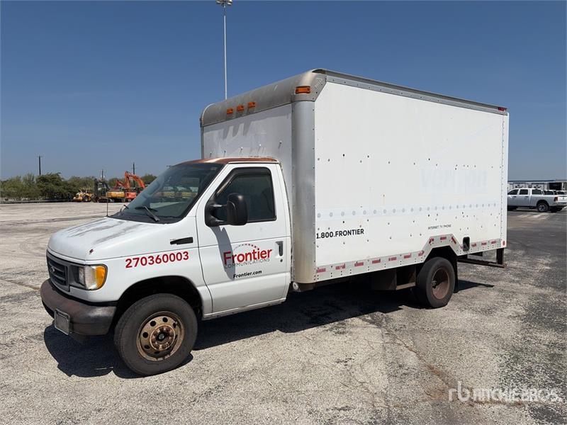 Camion fourgon Ford E-450 — occasion 2003
